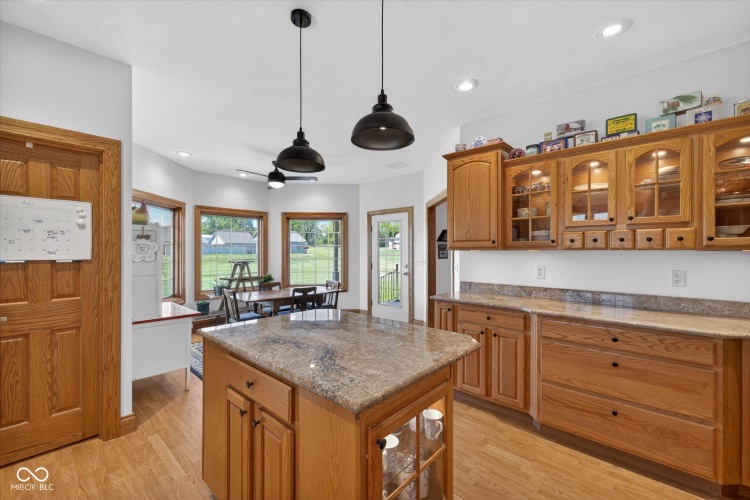 Listing Image 13