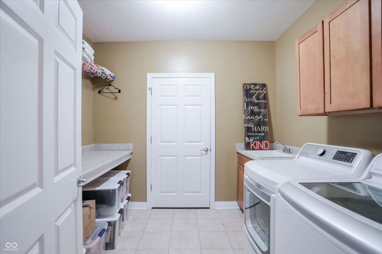 Listing Image 44
