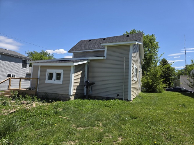 Listing Image 4