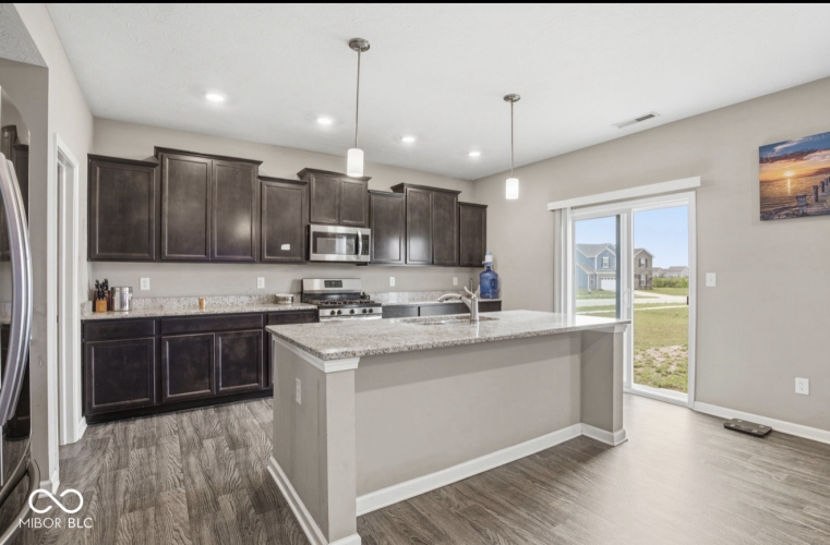 Listing Image 15