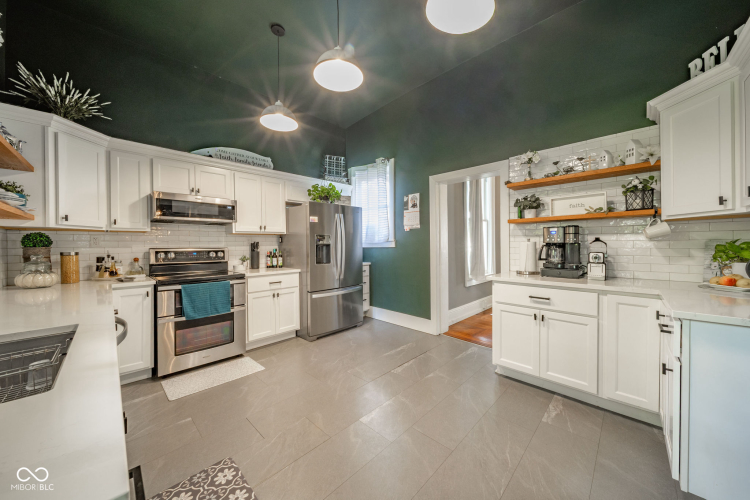 Listing Image 12