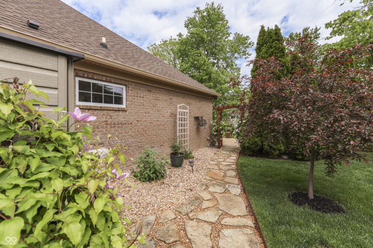 Listing Image 37