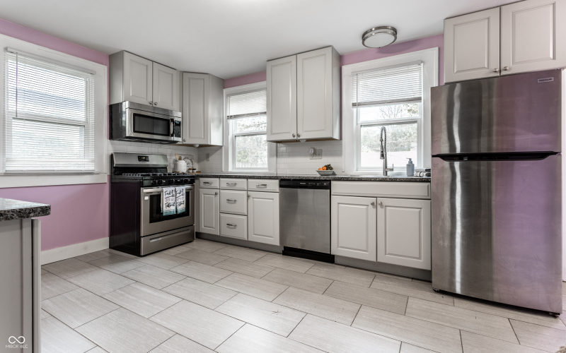 Listing Image 14