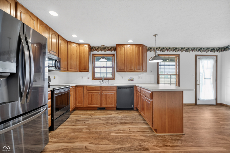 Listing Image 10