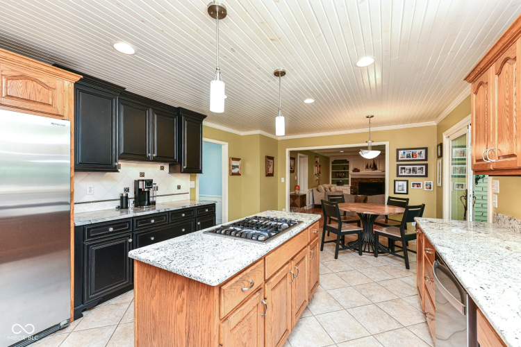 Listing Image 12