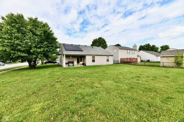 Listing Image 12