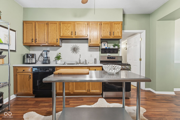 Listing Image 13
