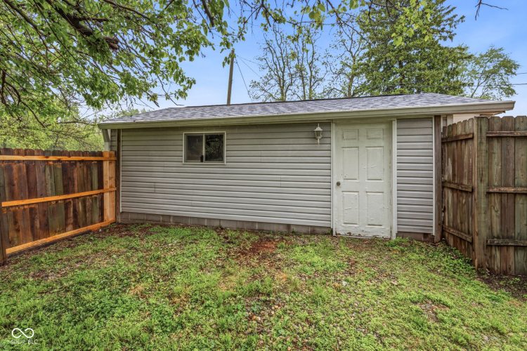 Listing Image 41