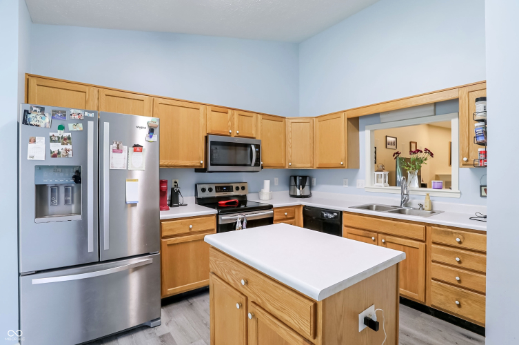Listing Image 12
