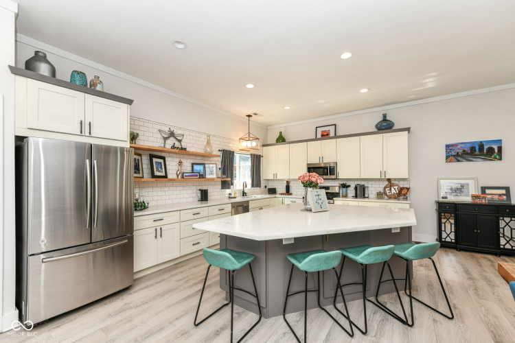 Listing Image 12