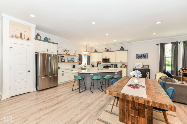 Listing Image 14