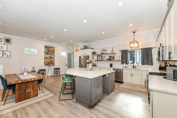 Listing Image 15