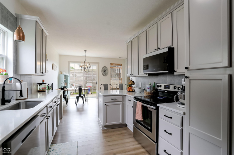 Listing Image 13
