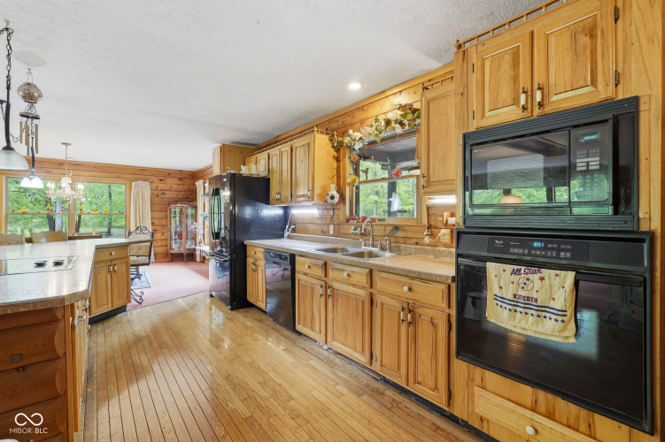 Listing Image 13