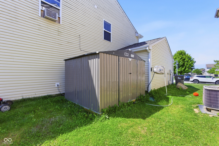 Listing Image 52