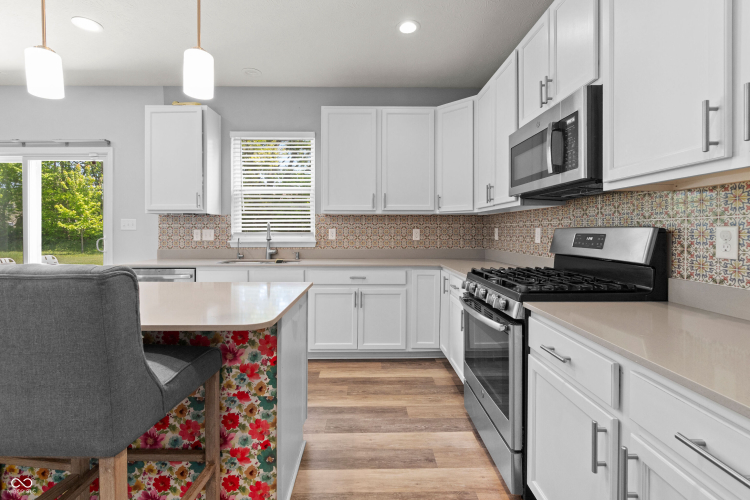 Listing Image 19