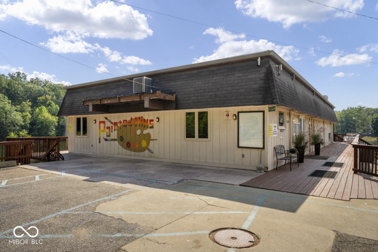 Listing Image 6