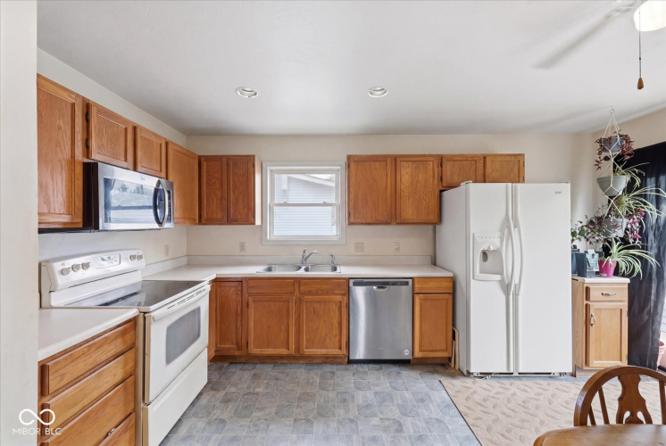Listing Image 17