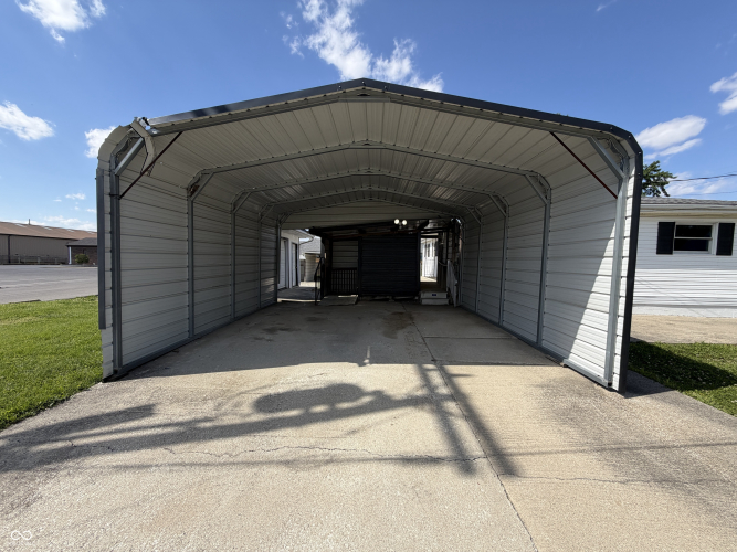 Listing Image 4
