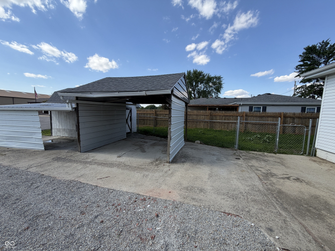Listing Image 6