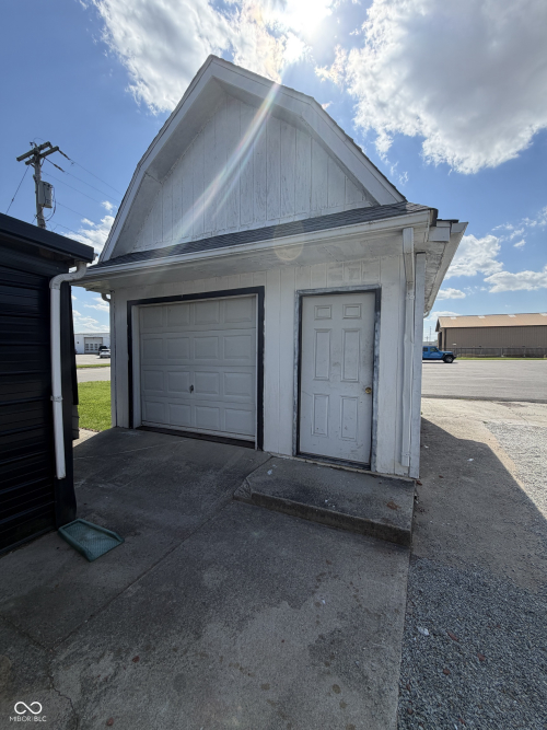 Listing Image 7