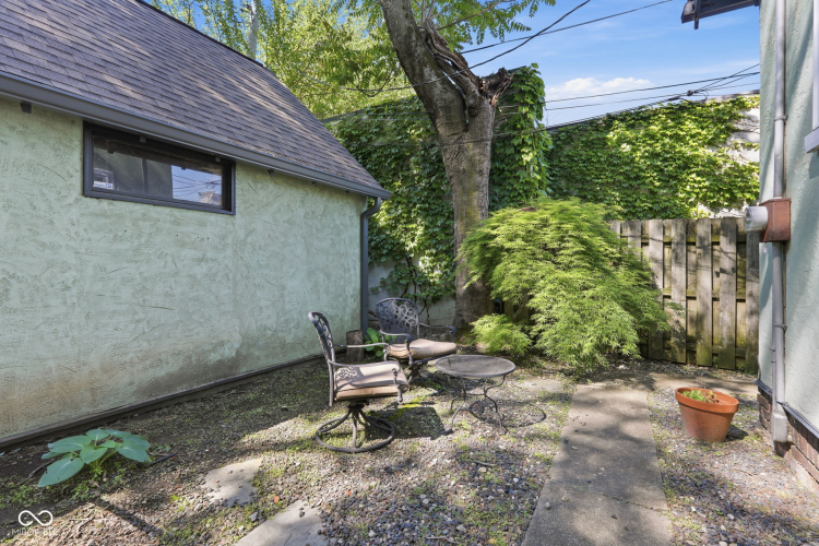 Listing Image 44