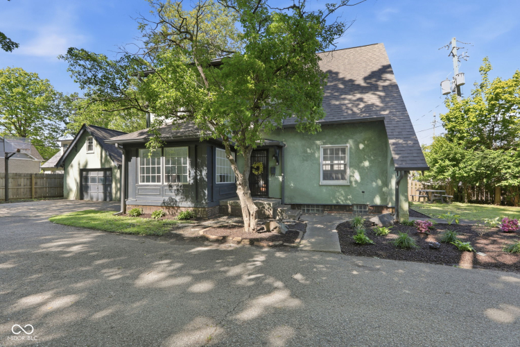 Listing Image 6