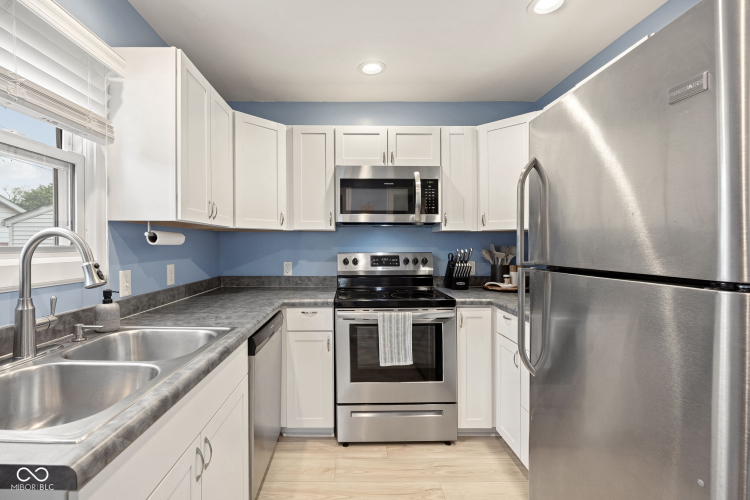 Listing Image 19