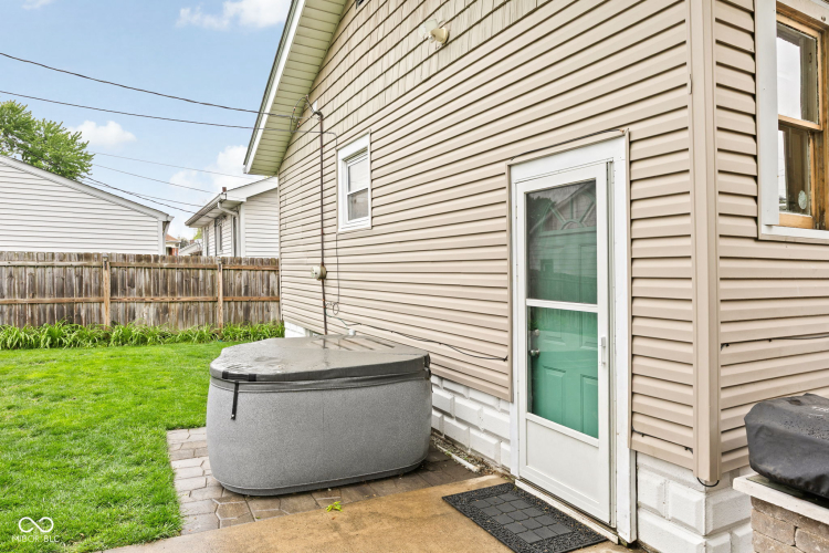 Listing Image 41