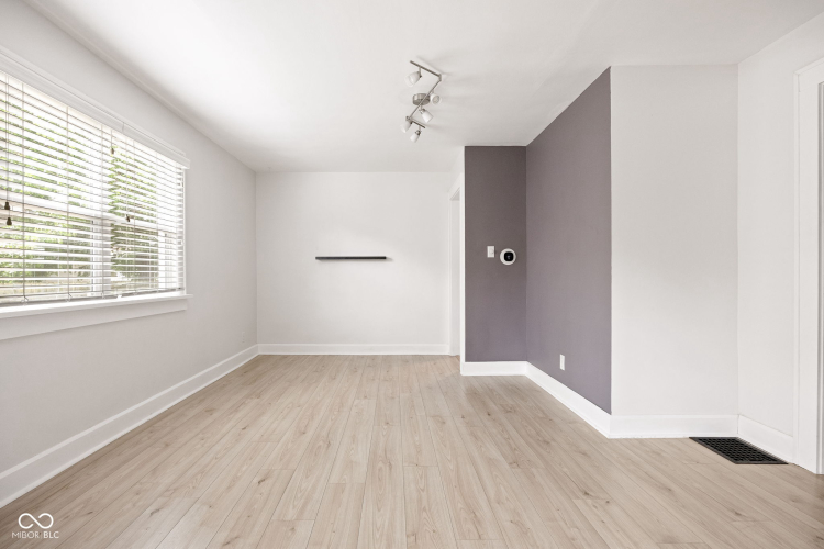 Listing Image 55