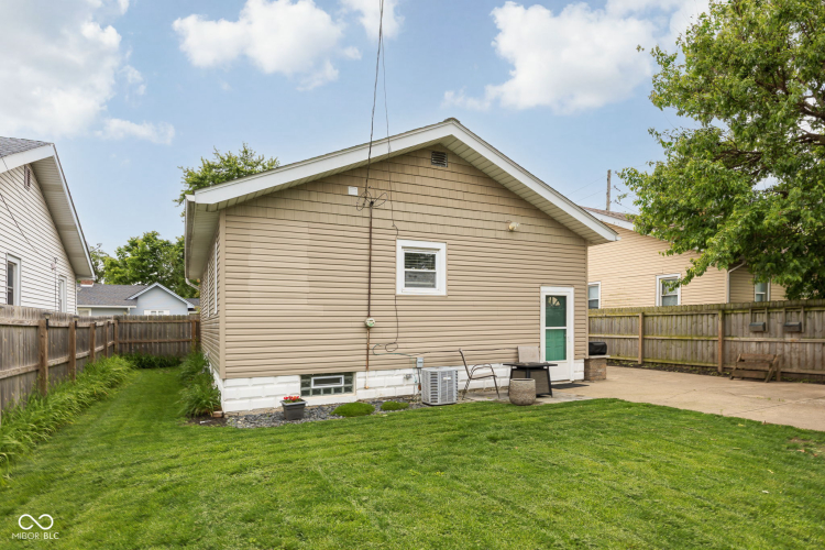 Listing Image 76