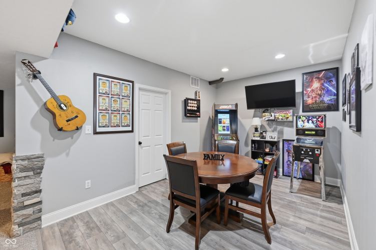 Listing Image 54
