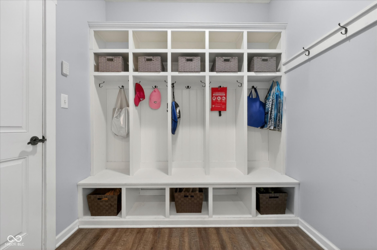 Listing Image 20