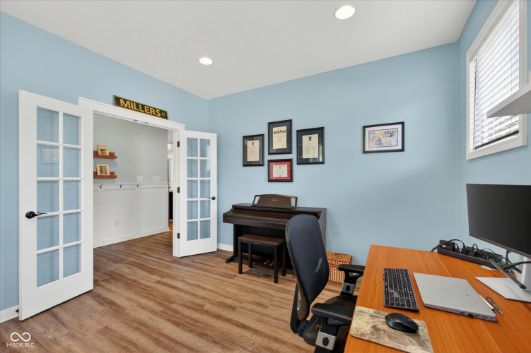 Listing Image 7