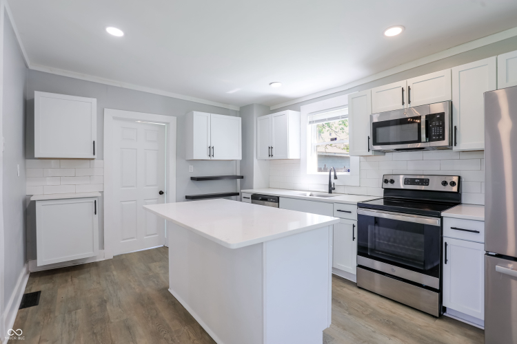 Listing Image 13