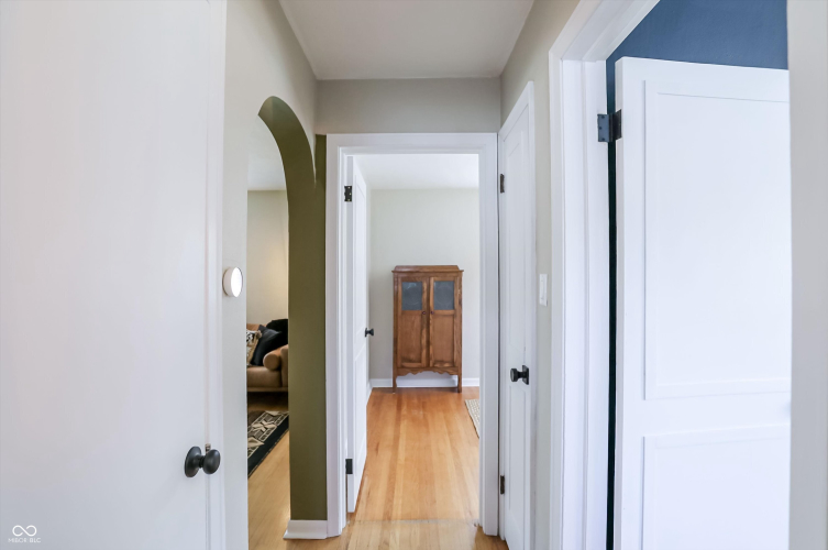 Listing Image 18