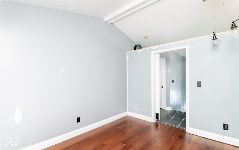 Listing Image 33