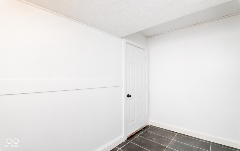 Listing Image 54