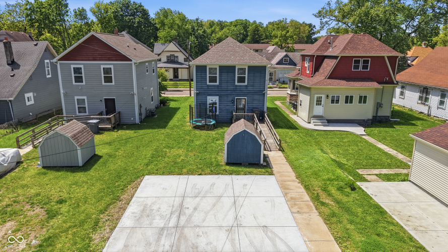 Listing Image 4
