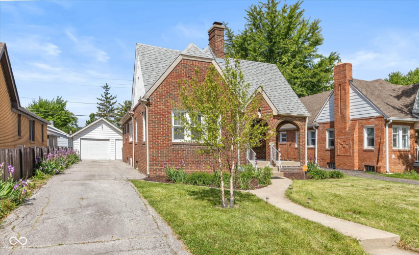 Listing Image 3