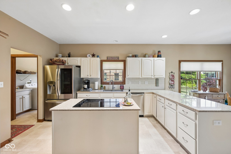 Listing Image 15