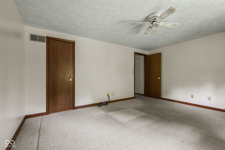 Listing Image 38