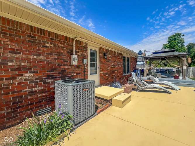 Listing Image 28