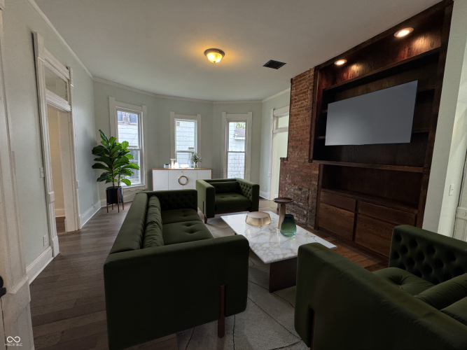 Listing Image 12