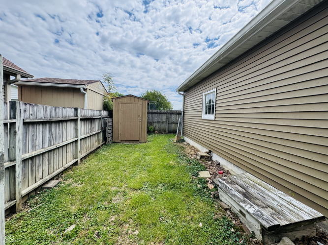 Listing Image 6