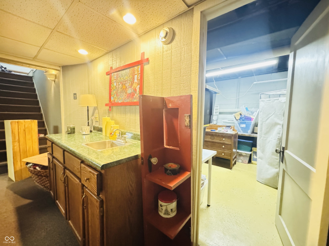 Listing Image 63
