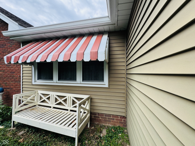 Listing Image 8