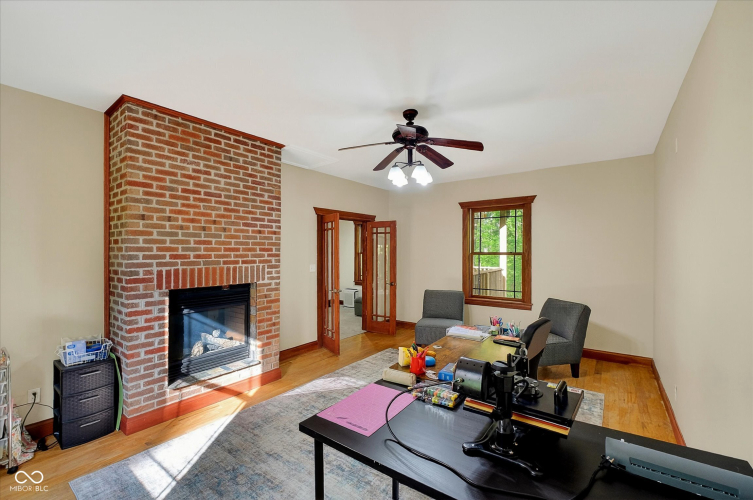 Listing Image 14