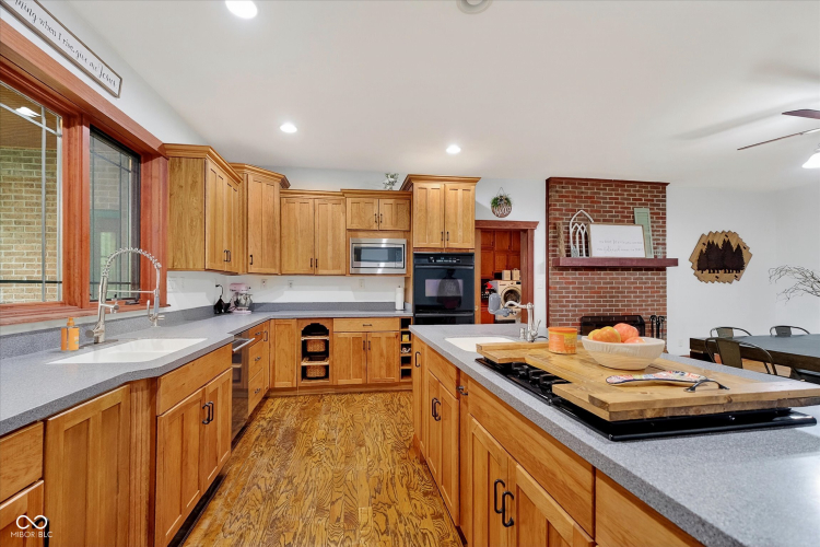 Listing Image 22