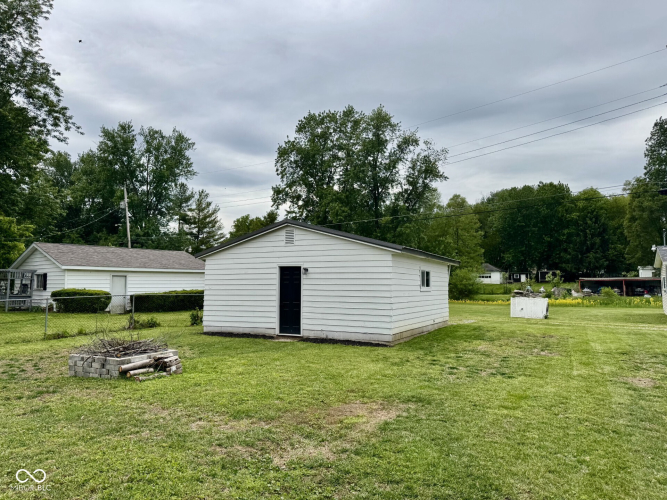 Listing Image 11